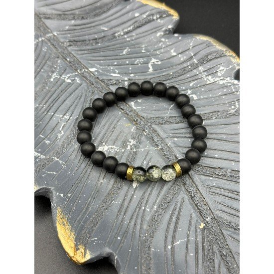 BLACK-AND-GRAY BEADED ONYX STONE BRACELET WITH A SHINY CENTER