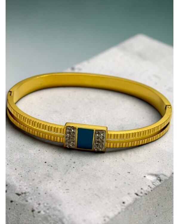 RIDGED STONED STEEL CLAMP BRACELET