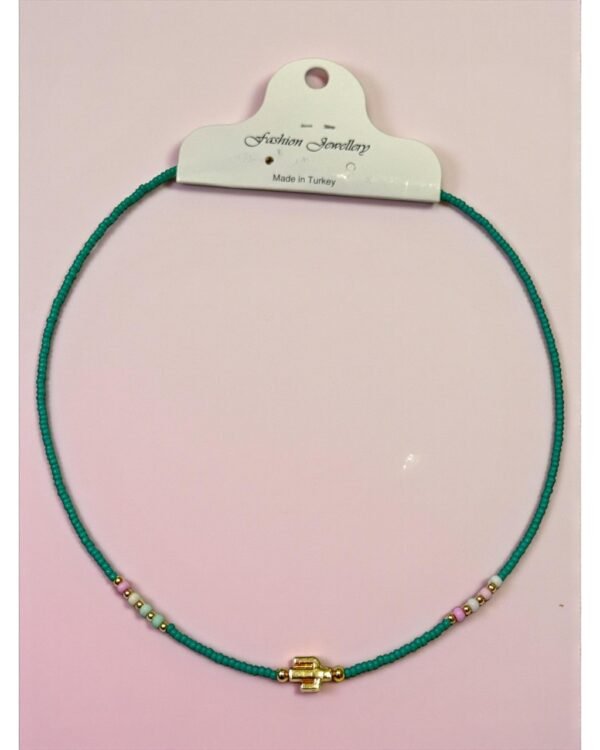 GREEN SAND NECKLACE WITH A SIDE CACTUS ACCESSORY AND STEEL WIRE
