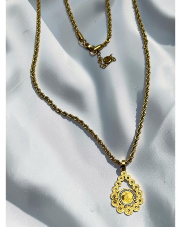 STONE-SET TEARDROP-SHAPED, EMBLEM-ADORNED LONG TWISTED CHAIN STEEL NECKLACE