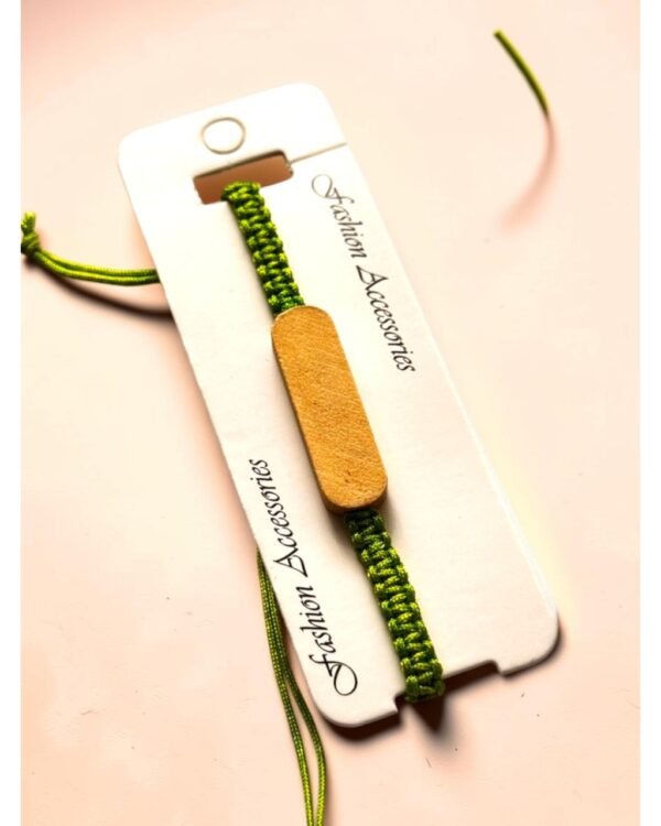GREEN MACRAMÉ BRACELET WITH A PLAIN NAME